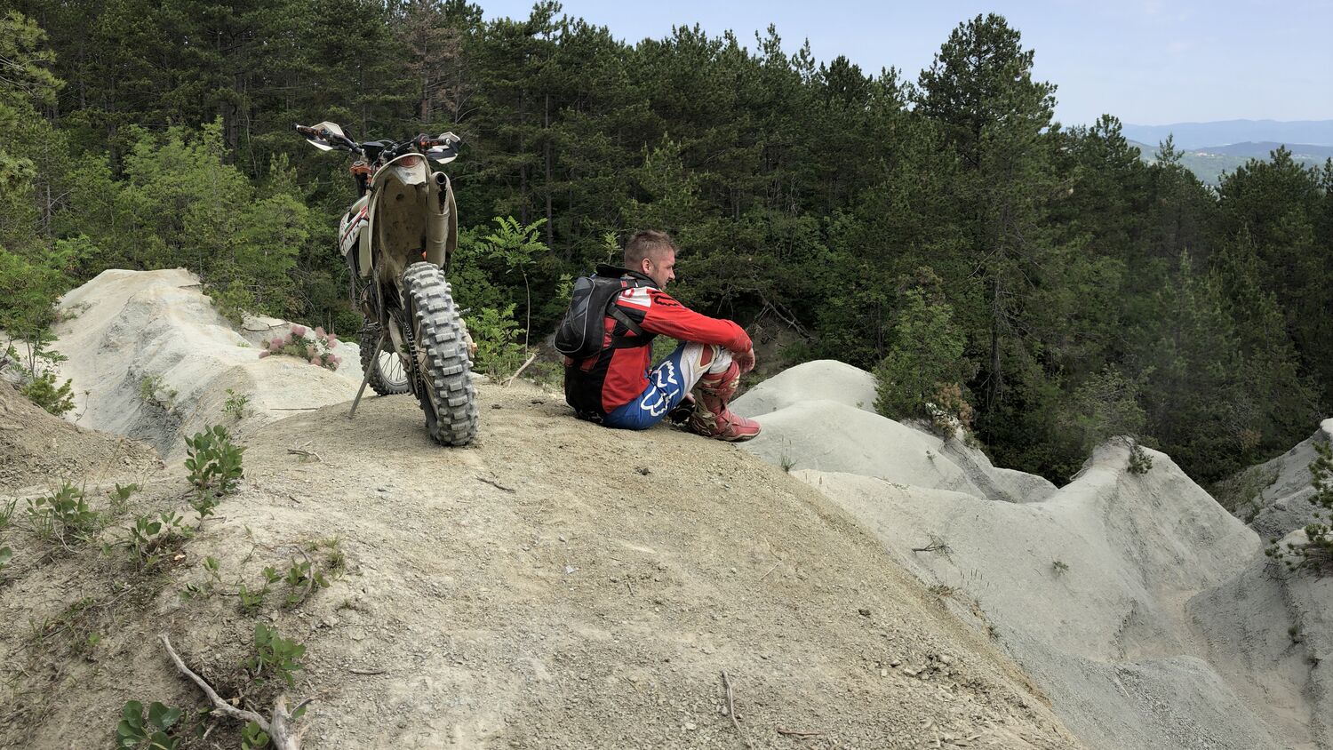 Enduro driver in relax